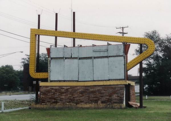 Pontiac Drive-In Theatre - Marquee 1993 From Greg Mcglone (newer photo)